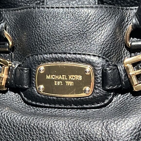 MICHAEL KORS Tumbled Black Leather Crossbody Satchel Gold Hardware B92 - Picture 3 of 16